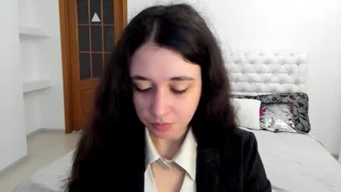 Snapshot of ginablum chatting on 10.10.25 Kate online show from 10.10.25