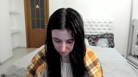 Snapshot of ginablum chatting on 10.27.25 Kate online show from 10.27.25