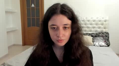 Snapshot of ginablum chatting on 11.05.25 Kate online show from 11.05.25