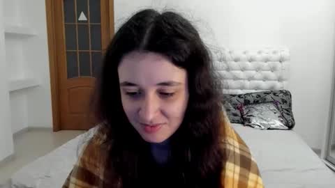 Snapshot of ginablum chatting on 11.06.25 Kate online show from 11.06.25