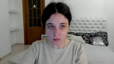 Snapshot of ginablum chatting on 11.10.25 Kate online show from 11.10.25