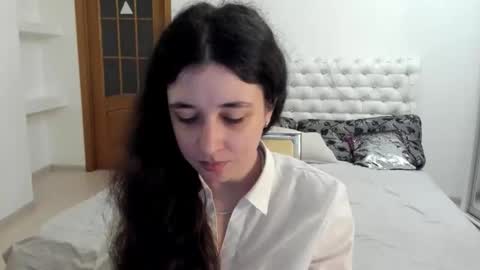 Snapshot of ginablum chatting on 11.11.25 Kate online show from 11.11.25