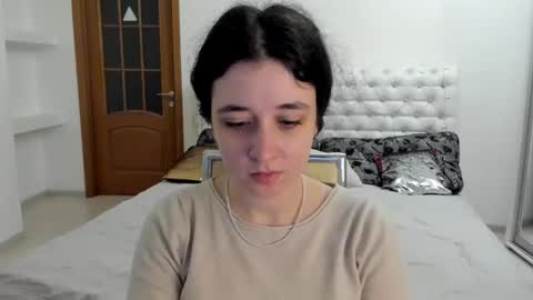 Snapshot of ginablum chatting on 11.13.25 Kate online show from 11.13.25