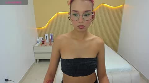 Snapshot of ginamorelo chatting on 06.04.26 G I A N A online show from 06.04.26