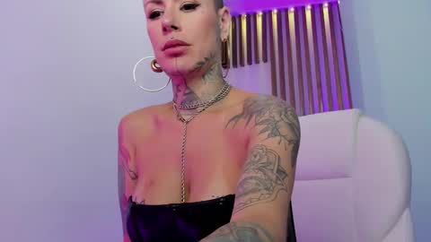 Snapshot of ginebraafxx chatting on 02.01.25 Ginebra online show from 02.01.25