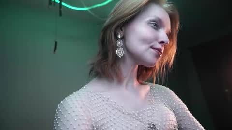        im expecting 350 thumbs up on my altar   online show from 11.09.25