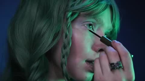        im expecting 350 thumbs up on my altar   online show from 03.28.26