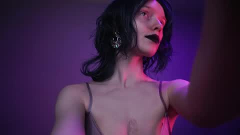        im expecting 350 thumbs up on my altar   online show from 04.12.26