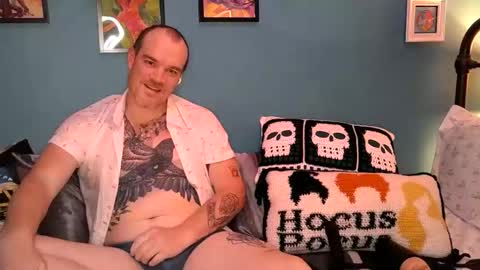 Ginger McC online show from 10.18.25