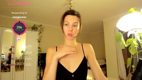 Snapshot of gingerbread__house chatting on 09.10.25 Vasilisa online show from 09.10.25
