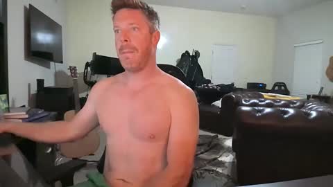 Snapshot of gingerzaddy chatting on 10.14.25 gingerzaddy online show from 10.14.25