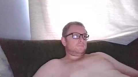 Snapshot of ginwood chatting on 05.18.26 ginwood online show from 05.18.26