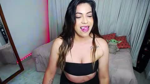 Snapshot of gio_gio44 chatting on 10.25.25 Giorgia online show from 10.25.25