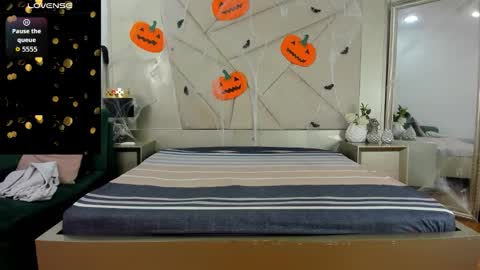 gio_lorenz online show from 10.24.25