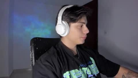 Snapshot of gio_russo chatting on 09.28.25 GioRusso online show from 09.28.25