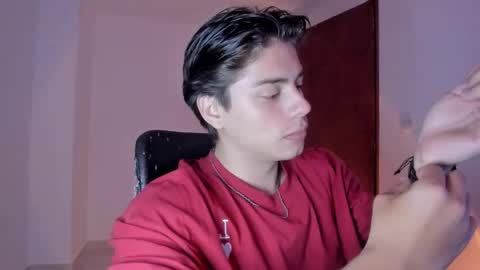 Snapshot of gio_russo chatting on 10.03.25 GioRusso online show from 10.03.25