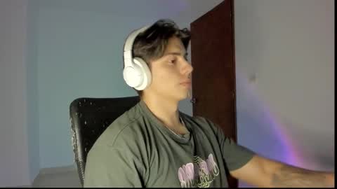 Snapshot of gio_russo chatting on 10.15.25 GioRusso online show from 10.15.25