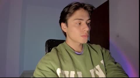 Snapshot of gio_russo chatting on 10.17.25 GioRusso online show from 10.17.25