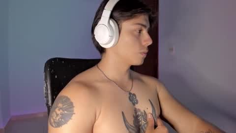 Snapshot of gio_russo chatting on 10.22.25 GioRusso online show from 10.22.25