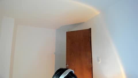 Snapshot of gio_russo chatting on 11.02.25 GioRusso online show from 11.02.25