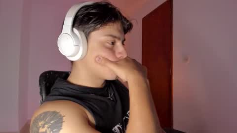 Snapshot of gio_russo chatting on 02.05.26 GioRusso online show from 02.05.26