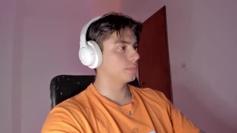 Snapshot of gio_russo chatting on 02.13.26 GioRusso online show from 02.13.26