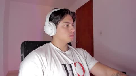 Snapshot of gio_russo chatting on 02.16.26 GioRusso online show from 02.16.26