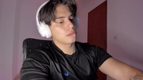 Snapshot of gio_russo chatting on 02.24.26 GioRusso online show from 02.24.26