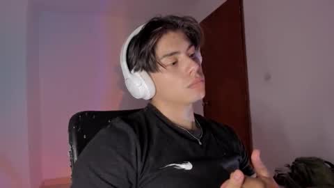 Snapshot of gio_russo chatting on 02.25.26 GioRusso online show from 02.25.26