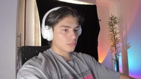 Snapshot of gio_russo chatting on 04.30.26 GioRusso online show from 04.30.26