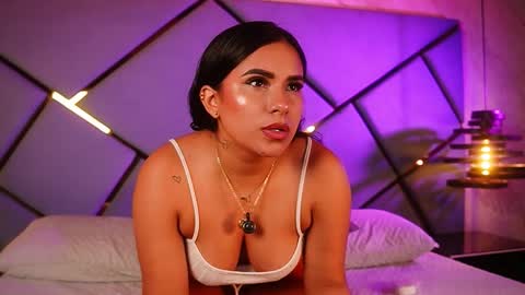 Snapshot of giorgia_13 chatting on 11.16.25 giorgia online show from 11.16.25