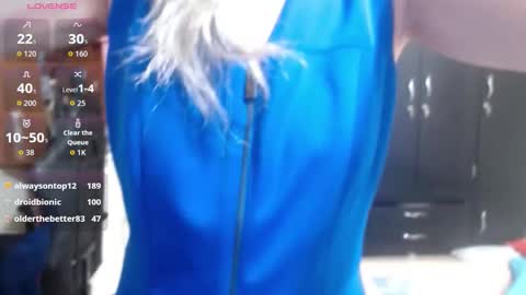 Snapshot of giorgia_xue53 chatting on 10.03.25 Mary online show from 10.03.25