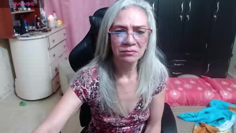 Snapshot of giorgia_xue53 chatting on 10.15.25 Mary online show from 10.15.25