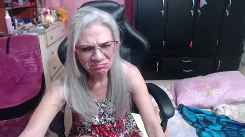 Snapshot of giorgia_xue53 chatting on 11.06.25 Mary online show from 11.06.25