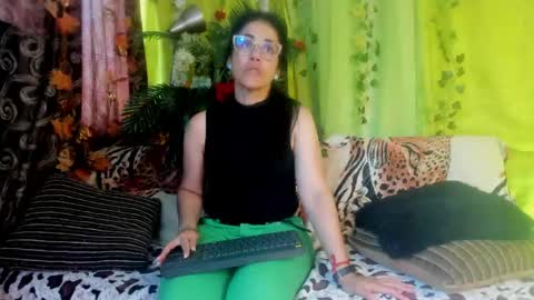 Snapshot of girasol_walton chatting on 06.04.26 Girasol Walton online show from 06.04.26
