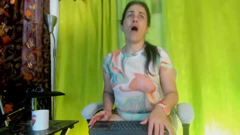 Girasol Walton online show from 07.06.26