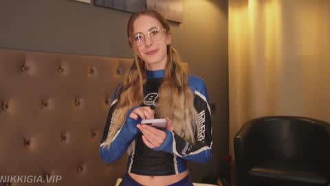 Snapshot of girl_i_am chatting on 10.12.25 Nikki online show from 10.12.25