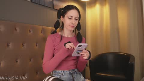 Snapshot of girl_i_am chatting on 11.02.25 Nikki online show from 11.02.25