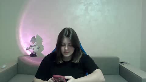 girl_leya online show from 12.17.24