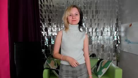 girl_next_doorr online show from 12.24.24