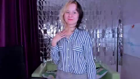 girl_next_doorr online show from 12.27.24