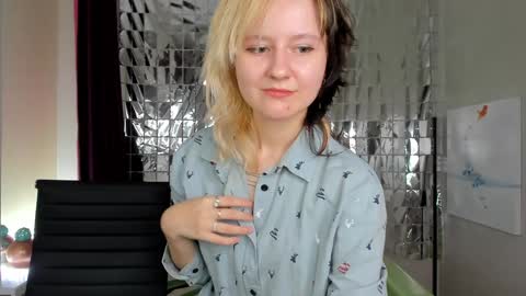 girl_next_doorr online show from 01.05.25