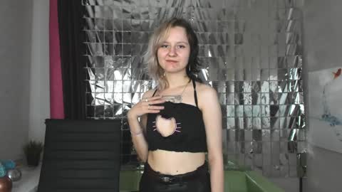 girl_next_doorr online show from 01.18.25