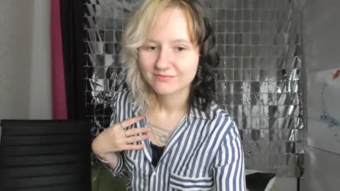 girl_next_doorr online show from 01.19.25