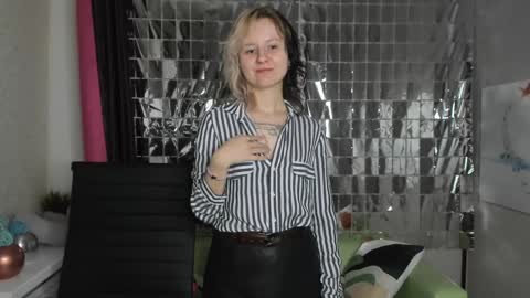 girl_next_doorr online show from 01.19.25