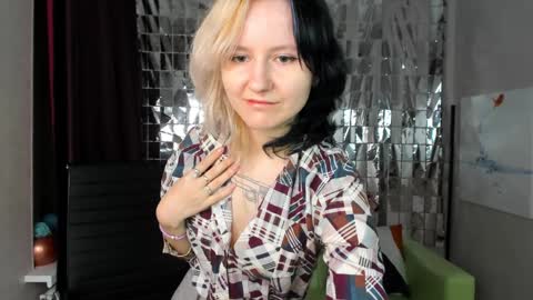 girl_next_doorr online show from 01.25.25