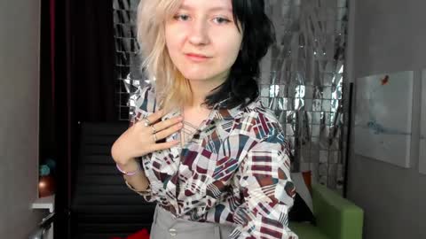 girl_next_doorr online show from 01.25.25