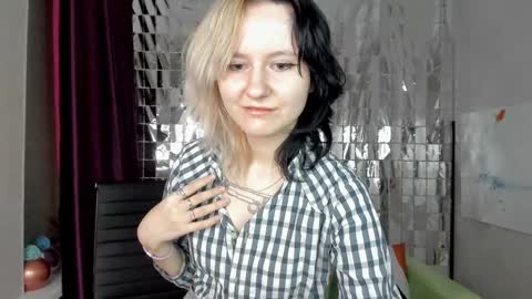 girl_next_doorr online show from 01.26.25