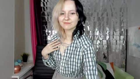 girl_next_doorr online show from 01.26.25