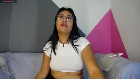 Snapshot of girl_scarlett_ chatting on 05.22.26 Scarlett online show from 05.22.26